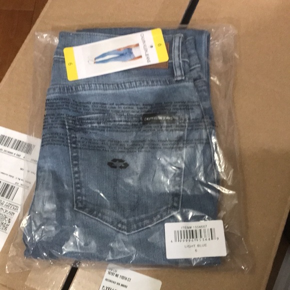 NWT Calvin Klein Jeans Ladies High Rise Jean - Picture 8 of 8